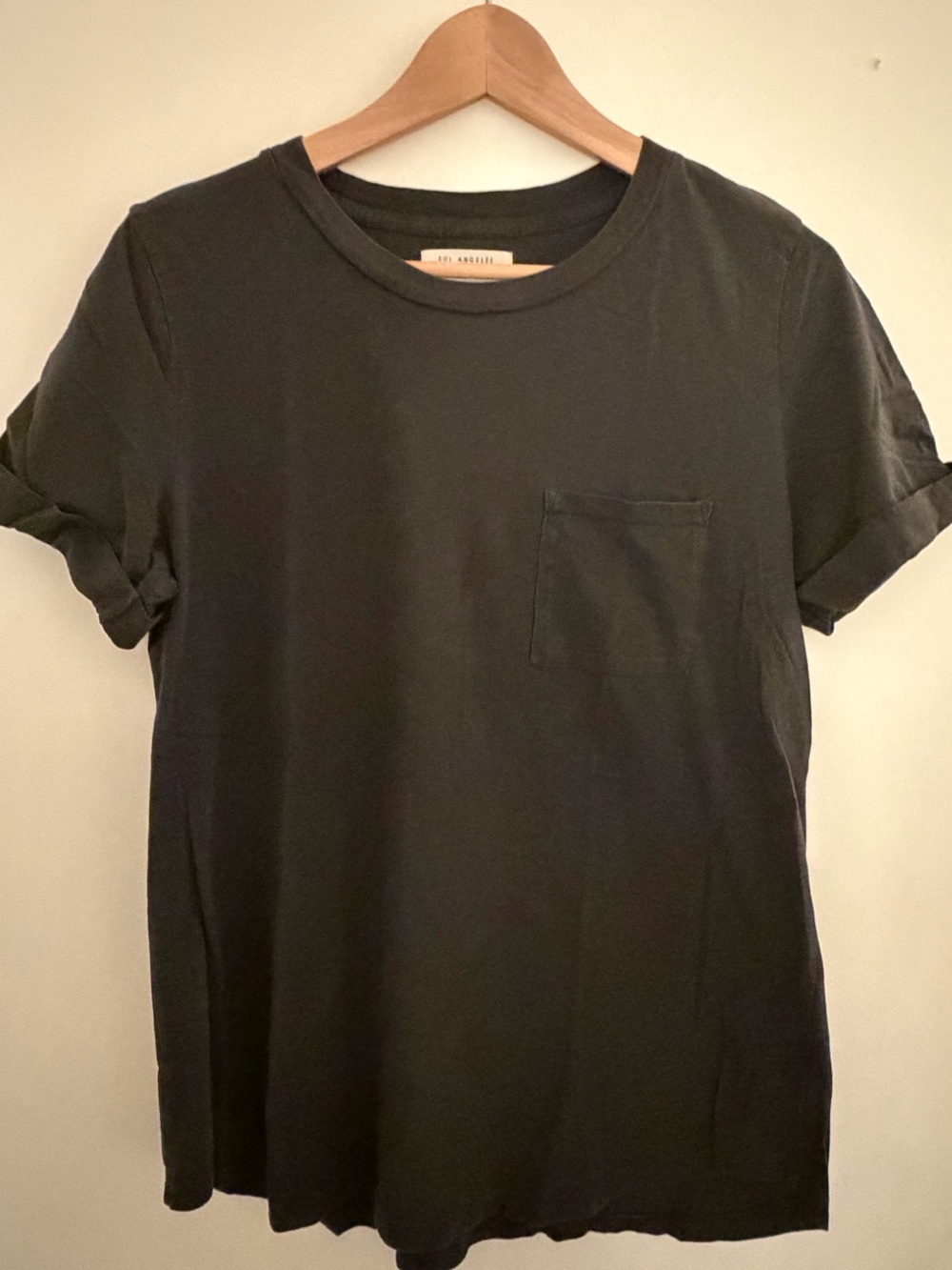 Anthropology - Sol Angeles women’s Pocket Crew Tee in dark grey